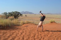 /album/namibia/handstanding-in-namibia-jpg/